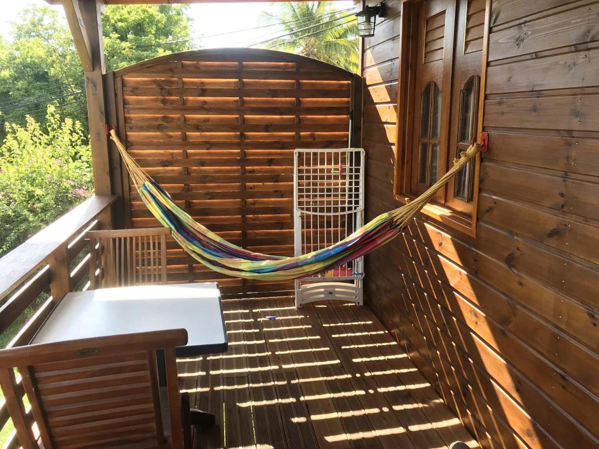 A Avec Piscine Partagee Bouillante